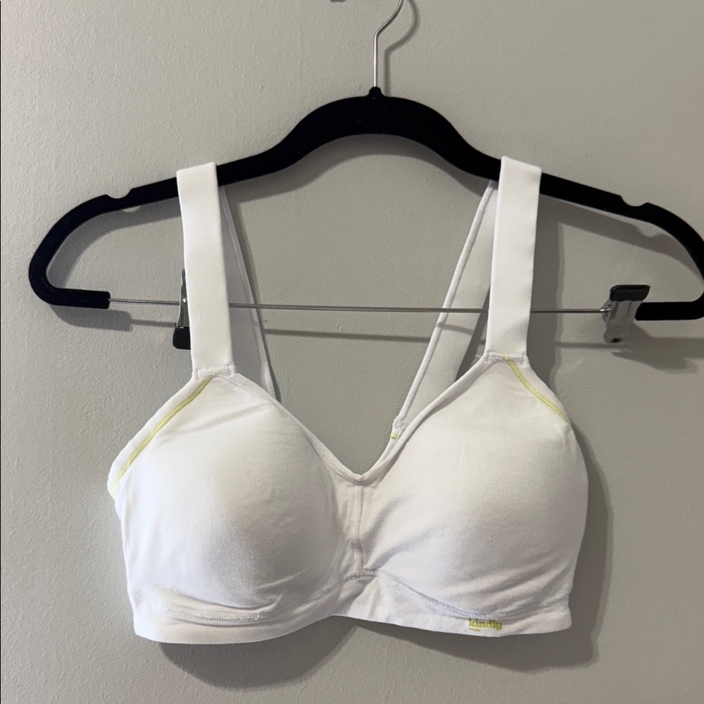 Kindly Yours White Pullover Padded Bra Size Medium